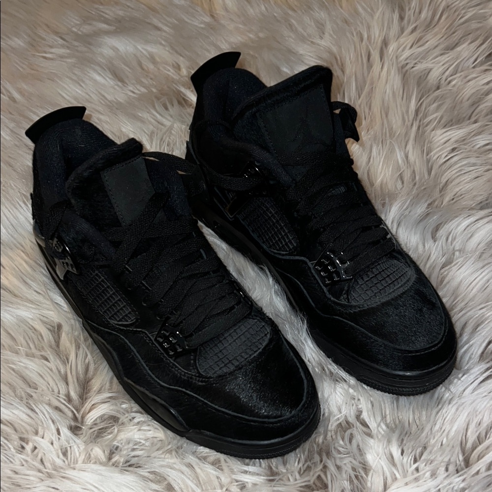 Jordan Black Sneakers